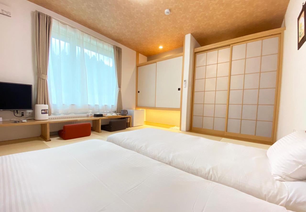 Hotel Hanafuji Inn Nakafurano Exterior photo