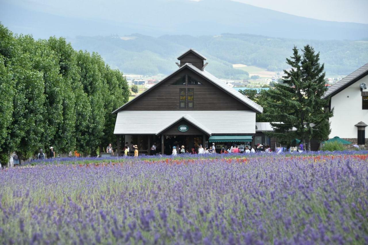 Hotel Hanafuji Inn Nakafurano Exterior photo
